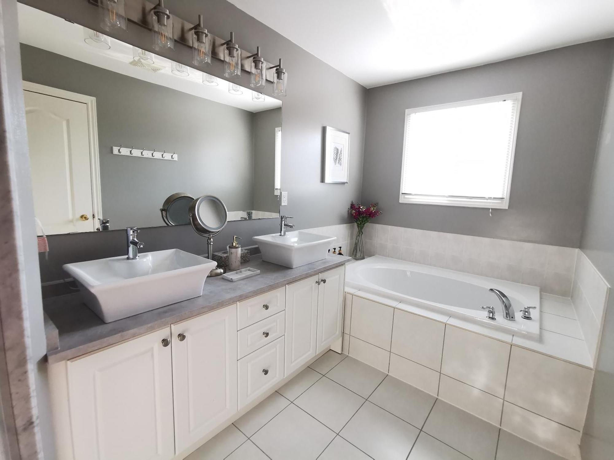 4 Bedroom 3 Washroom Charming Home In Markham With Warm Cozy Vibe Esterno foto