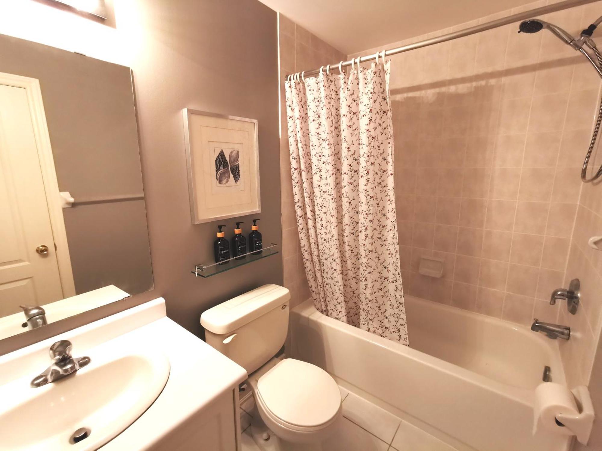 4 Bedroom 3 Washroom Charming Home In Markham With Warm Cozy Vibe Esterno foto