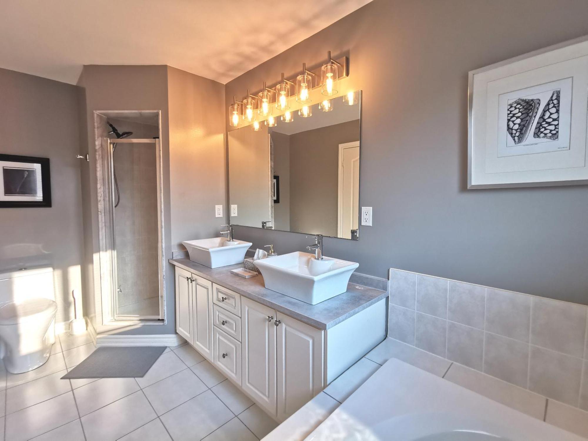 4 Bedroom 3 Washroom Charming Home In Markham With Warm Cozy Vibe Esterno foto