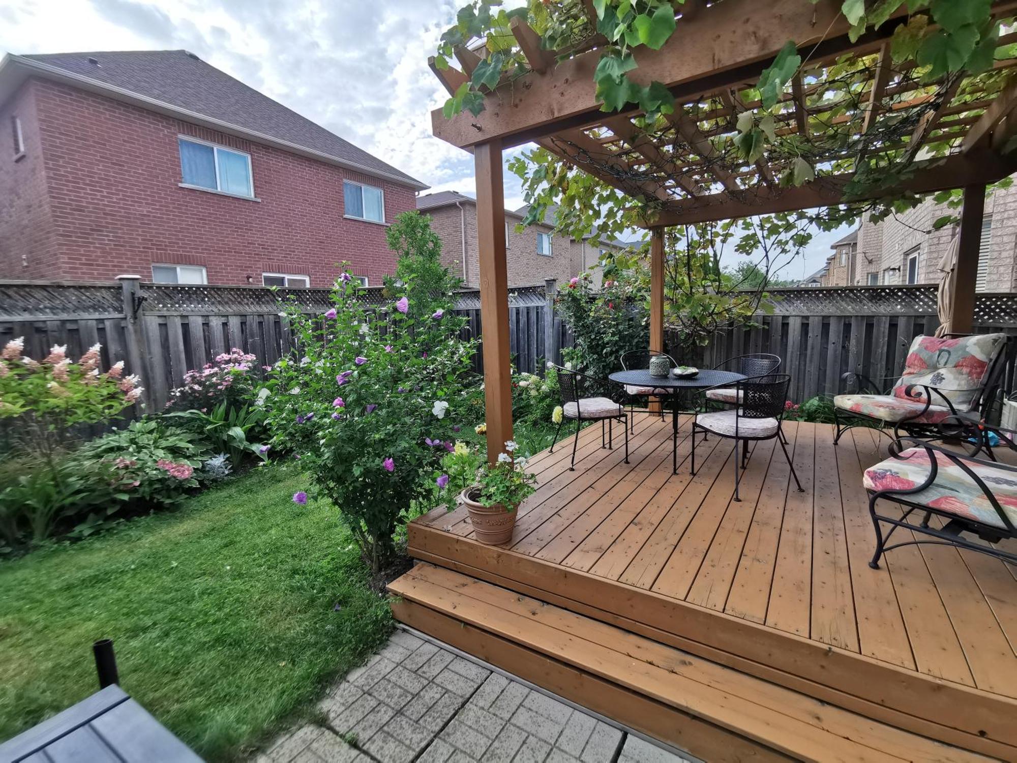 4 Bedroom 3 Washroom Charming Home In Markham With Warm Cozy Vibe Esterno foto